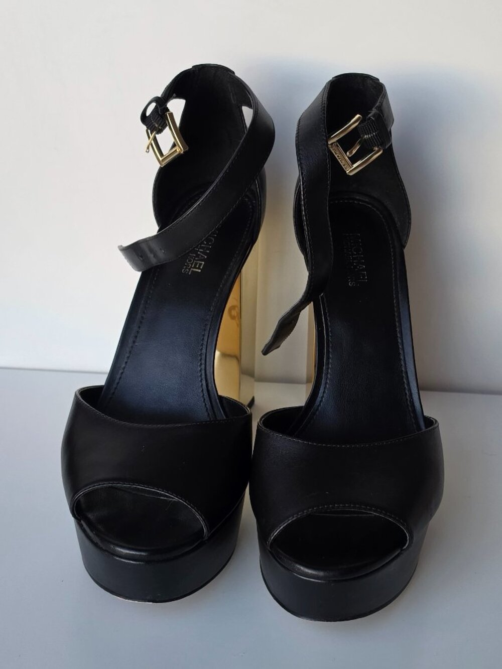 Michael Kors Petra Platform leather Black & Gold Sandal - Picture 3 of 11